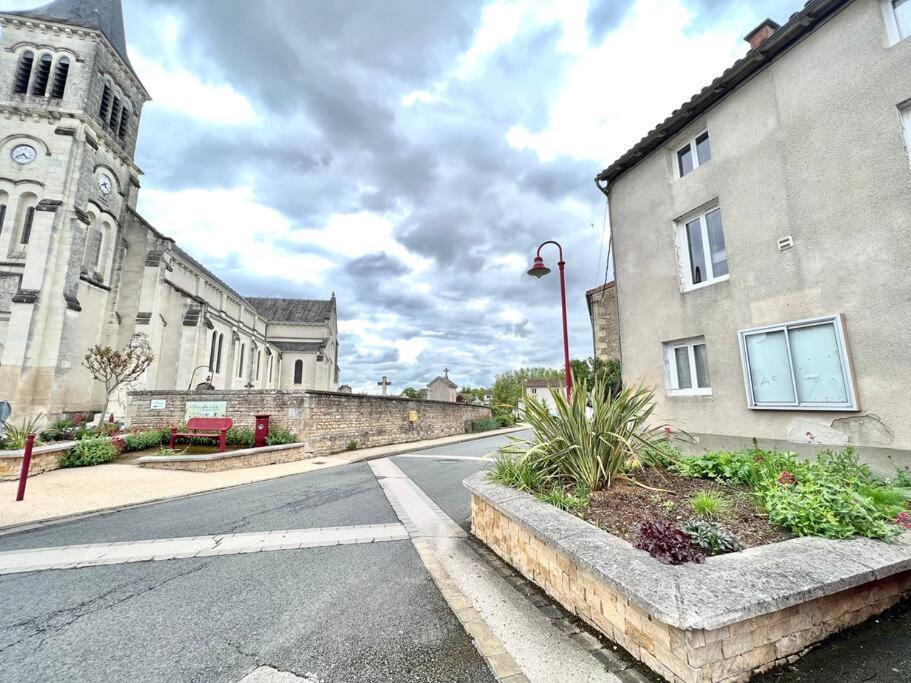 La Baillargeoise - Superbe Maison A 7 Min Du Parc Saint-Georges-les-Baillargeaux Kültér fotó